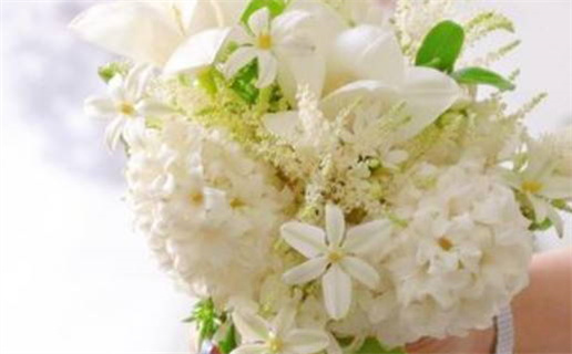 2001年出生什么命_属蛇2001年出生什么命