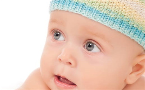 周姓2026/04/09出生女宝宝起名全攻略：名字推荐与禁忌字分析