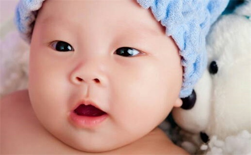 如何给2026年06月08日出生的杨姓男宝宝起个好名字？专业分析与建议