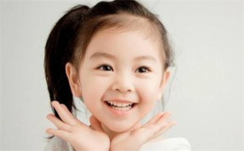 2026年05月25日出生李姓女宝宝如何取名？好听有寓意的名字精选